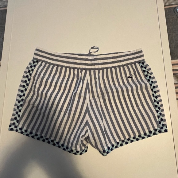 VINEYARD VINES | Med | EMBROIDERED DOTS! - Picture 13 of 13